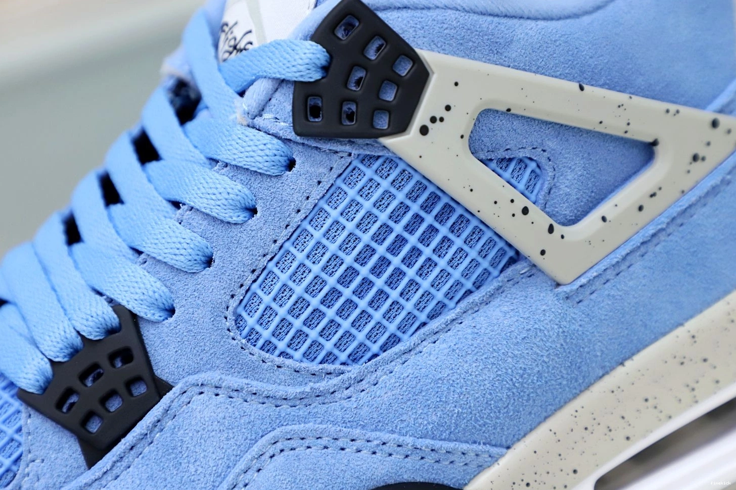 JORDAN BLUE UNIVERSITY 4 AIR 1016